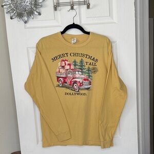 Dollywood Merry Christmas Y’All Graphic Long Sleeve Shirt. Sz M Color Mustard